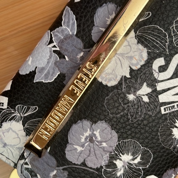 Steve Madden wallet great used condition black grey magnolia gold - Picture 3 of 11